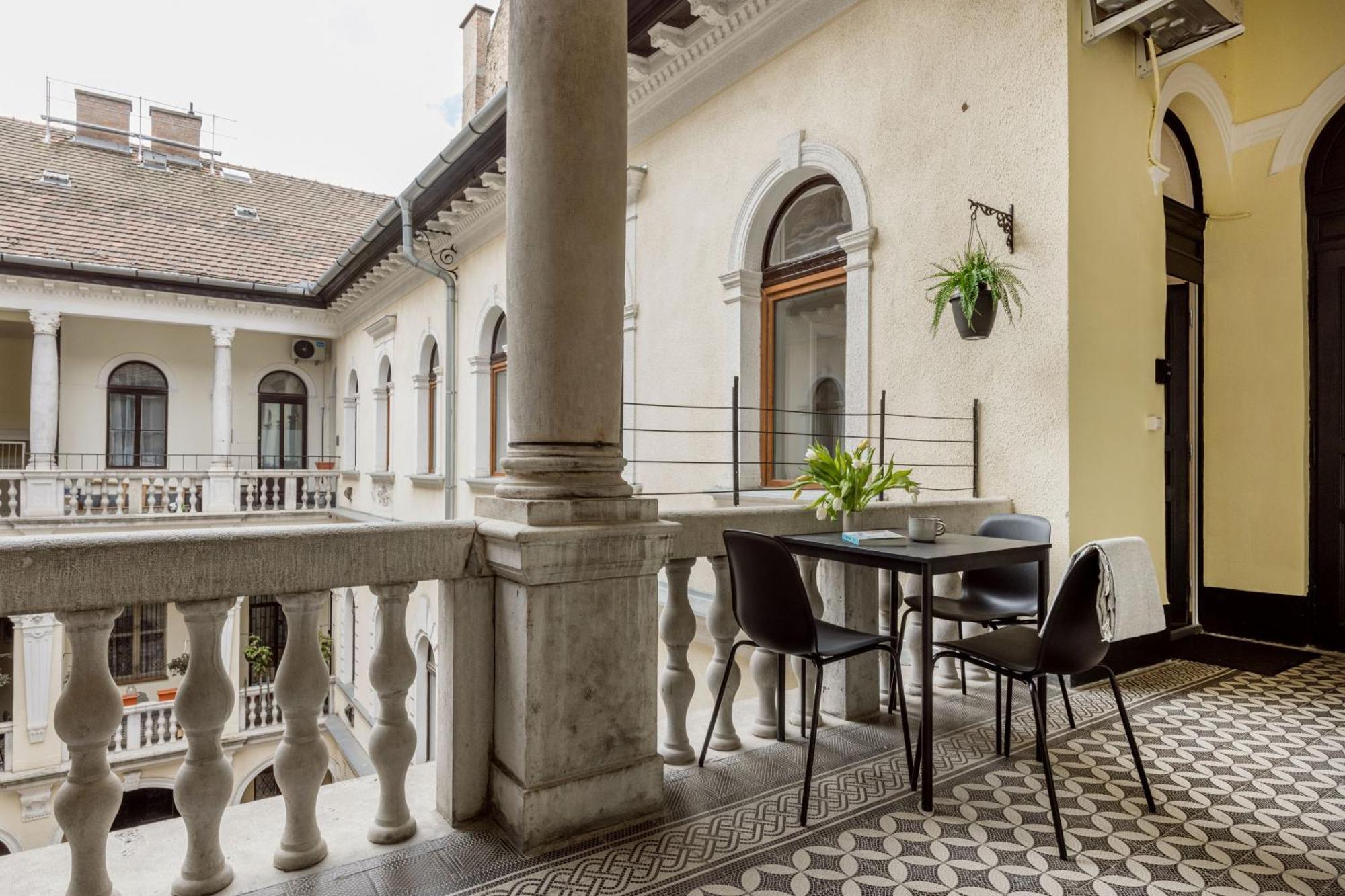 Sleek Downtown Living Apartman Budapest Kültér fotó