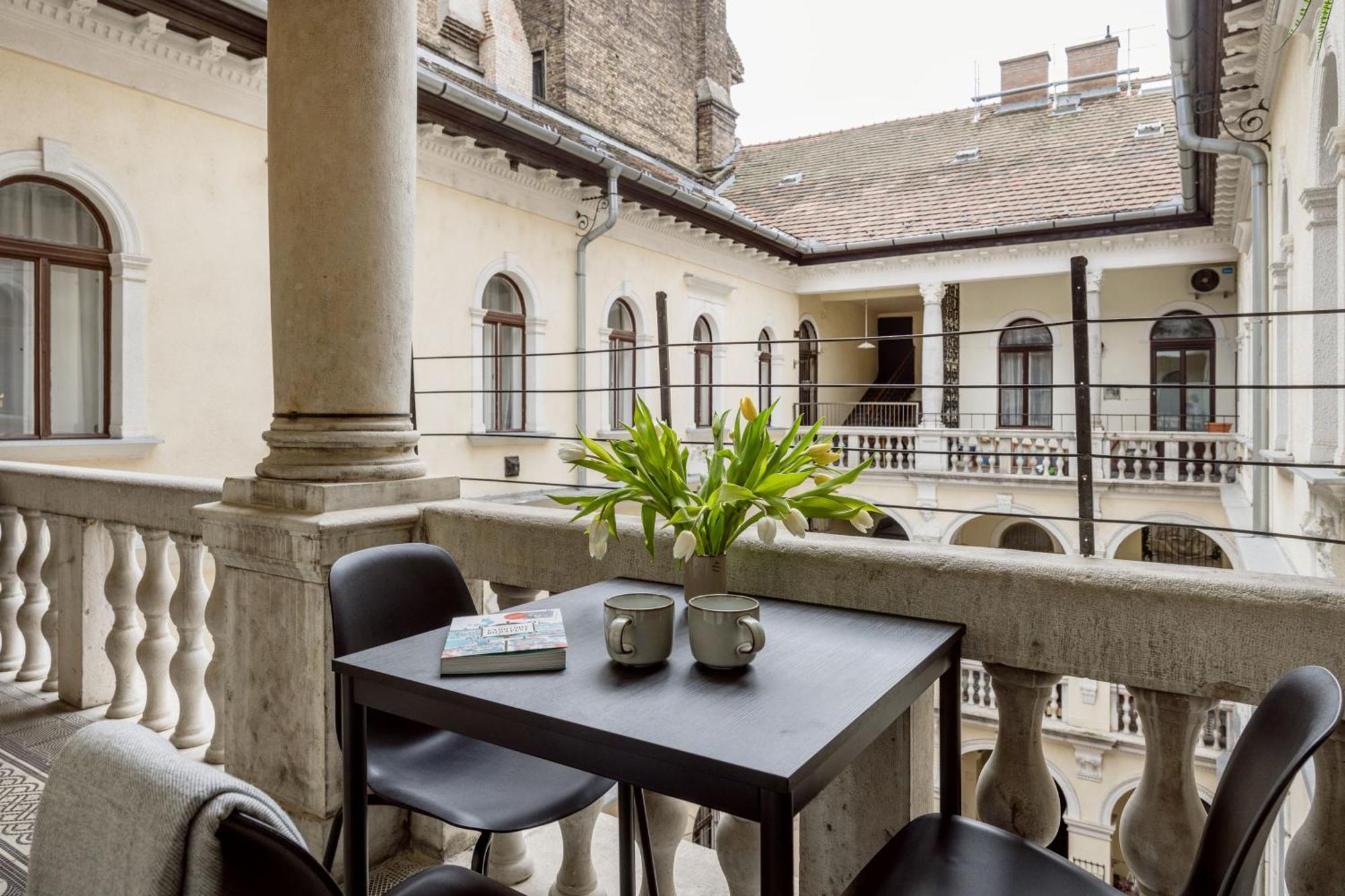 Sleek Downtown Living Apartman Budapest Kültér fotó